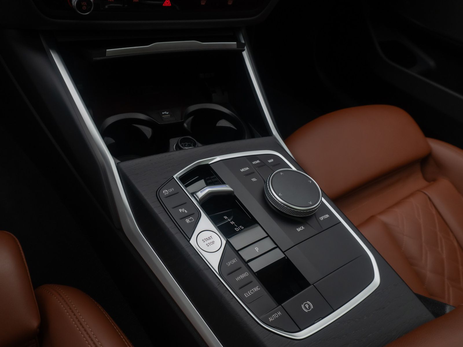 Fahrzeugabbildung BMW 330e Komfort DAB H/K Kamera Panorama Individual