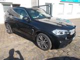 BMW X5 Baureihe X5 xDrive 50 i - BMW X5 in Herne