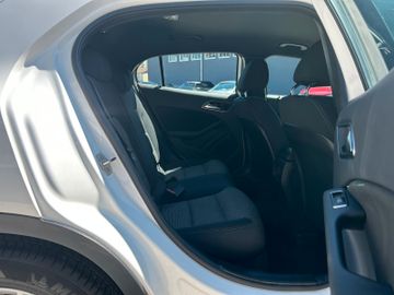 Fahrzeugabbildung Mercedes-Benz GLA 200 LED PDC 360° Kamera Navi  SHZ BLT