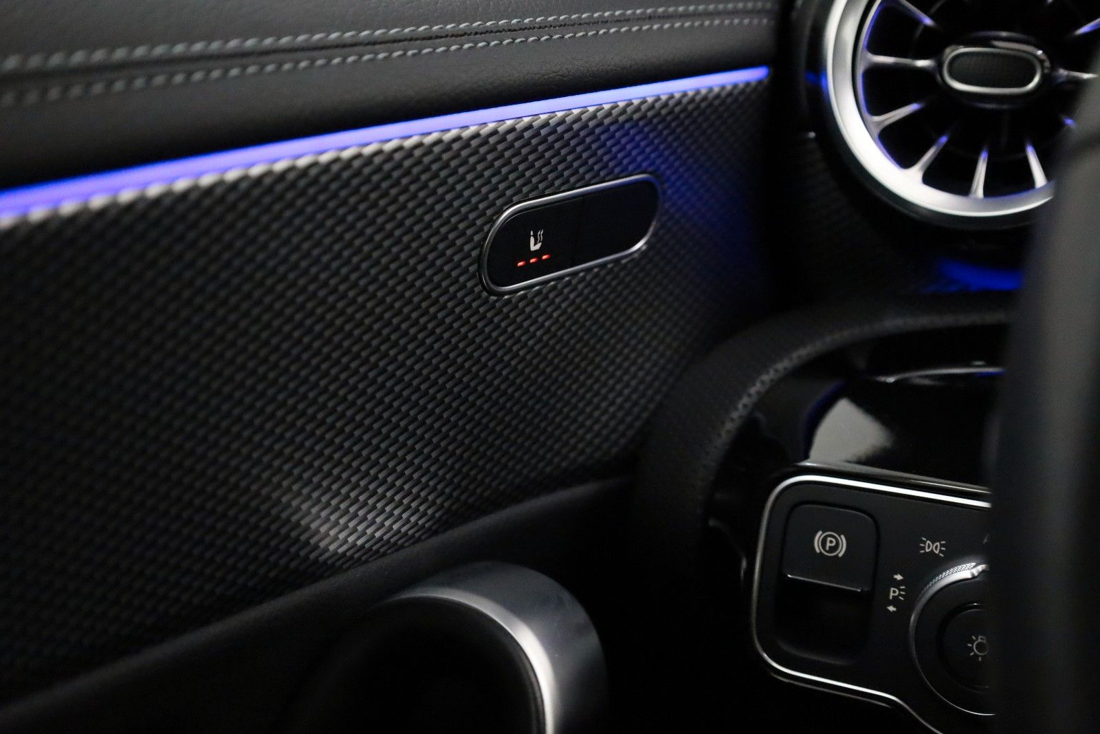 Fahrzeugabbildung Mercedes-Benz CLA 250 e Coupe,Progressive,Leder,Navi,LED,Kamer