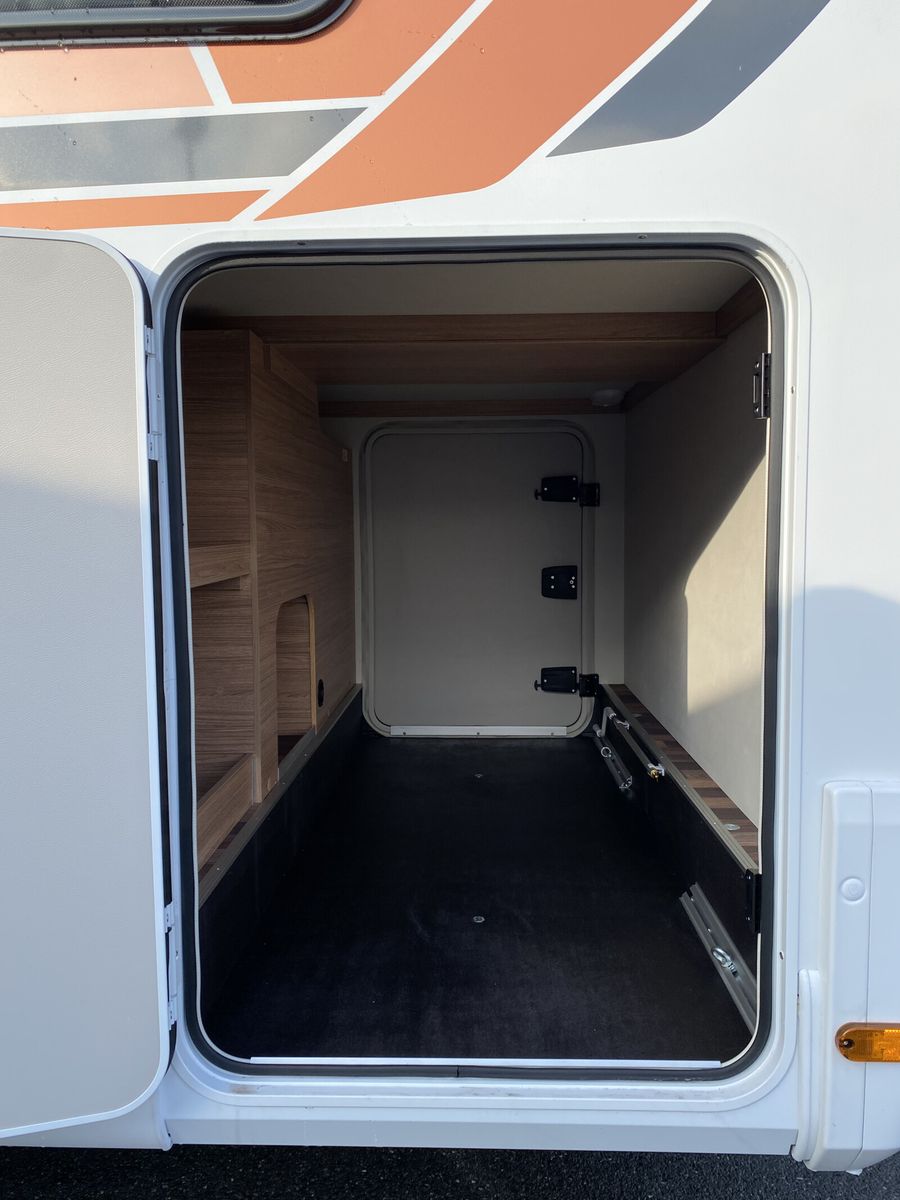 Fahrzeugabbildung Weinsberg CaraCompact EDITION PEPPER 600 MEG Dachklima