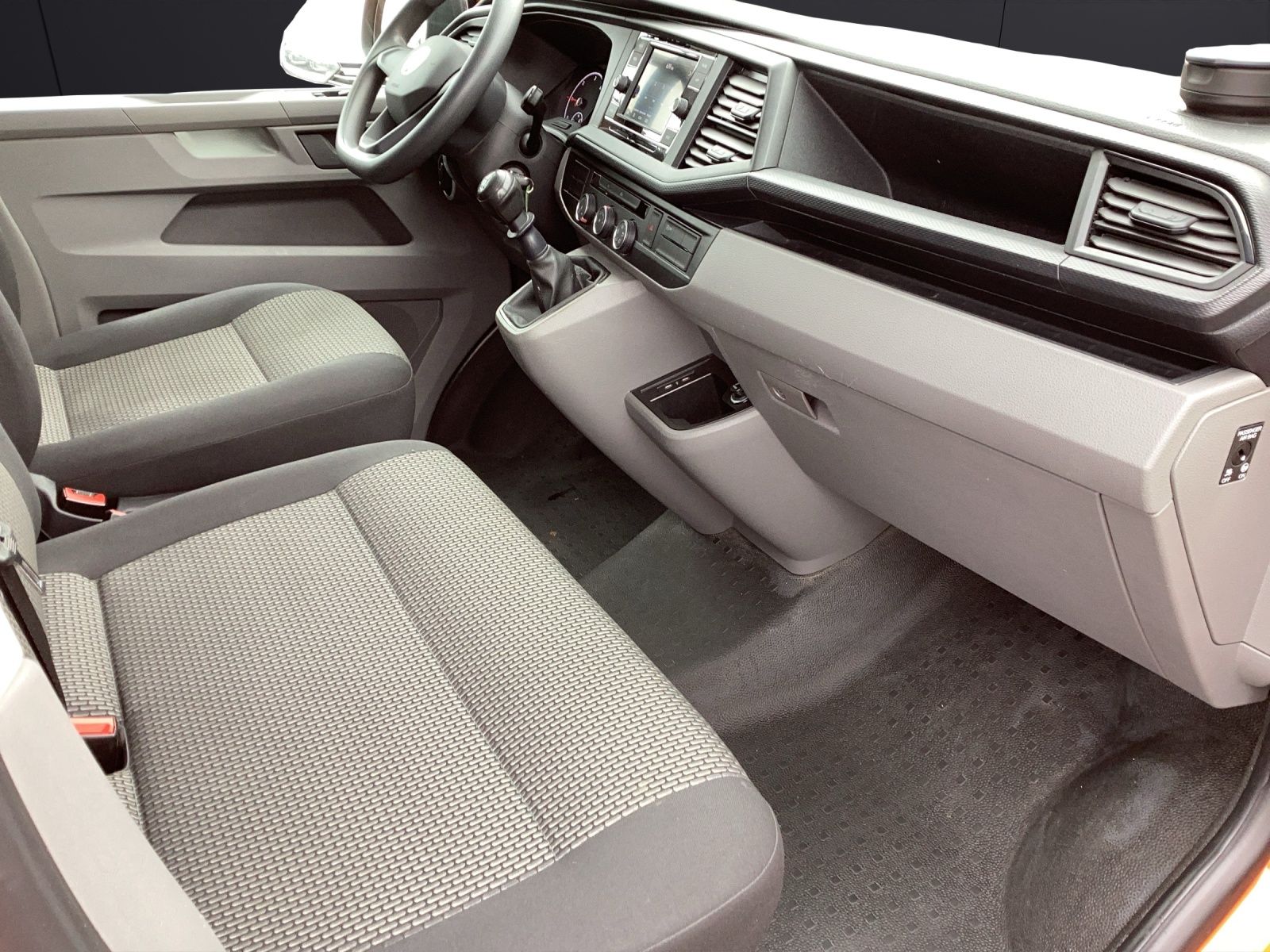 Fahrzeugabbildung Volkswagen T6 Transporter T6.1 TDI Kasten EcoProfi FWD