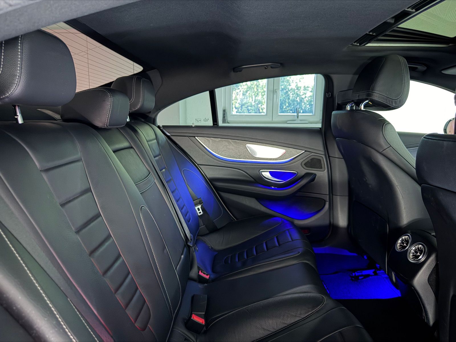 Fahrzeugabbildung Mercedes-Benz CLS 400 d 4Matic AMG-LINE/360*/BURMESTER/DESIGNO