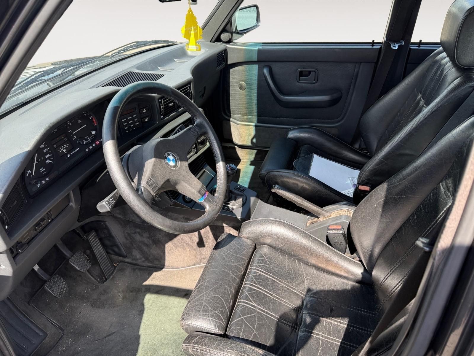 Fahrzeugabbildung BMW 535i