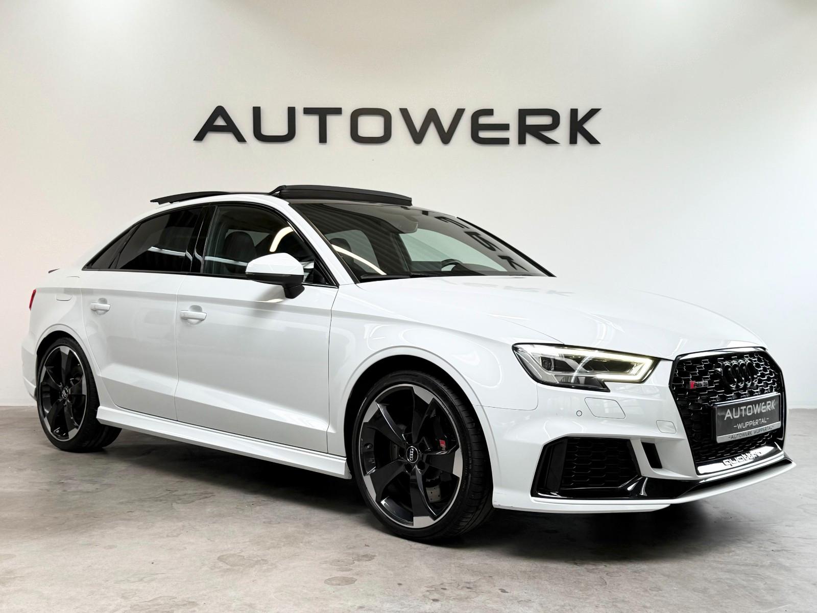 Audi RS3 Lim. 2.5 TFSI Quattro*SCHALE*PANO*KAMERA*B&O