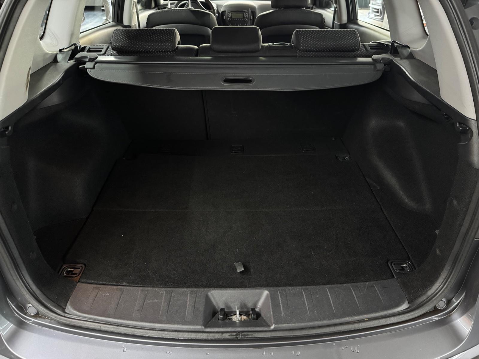 Hyundai i30 2012 — photo 22