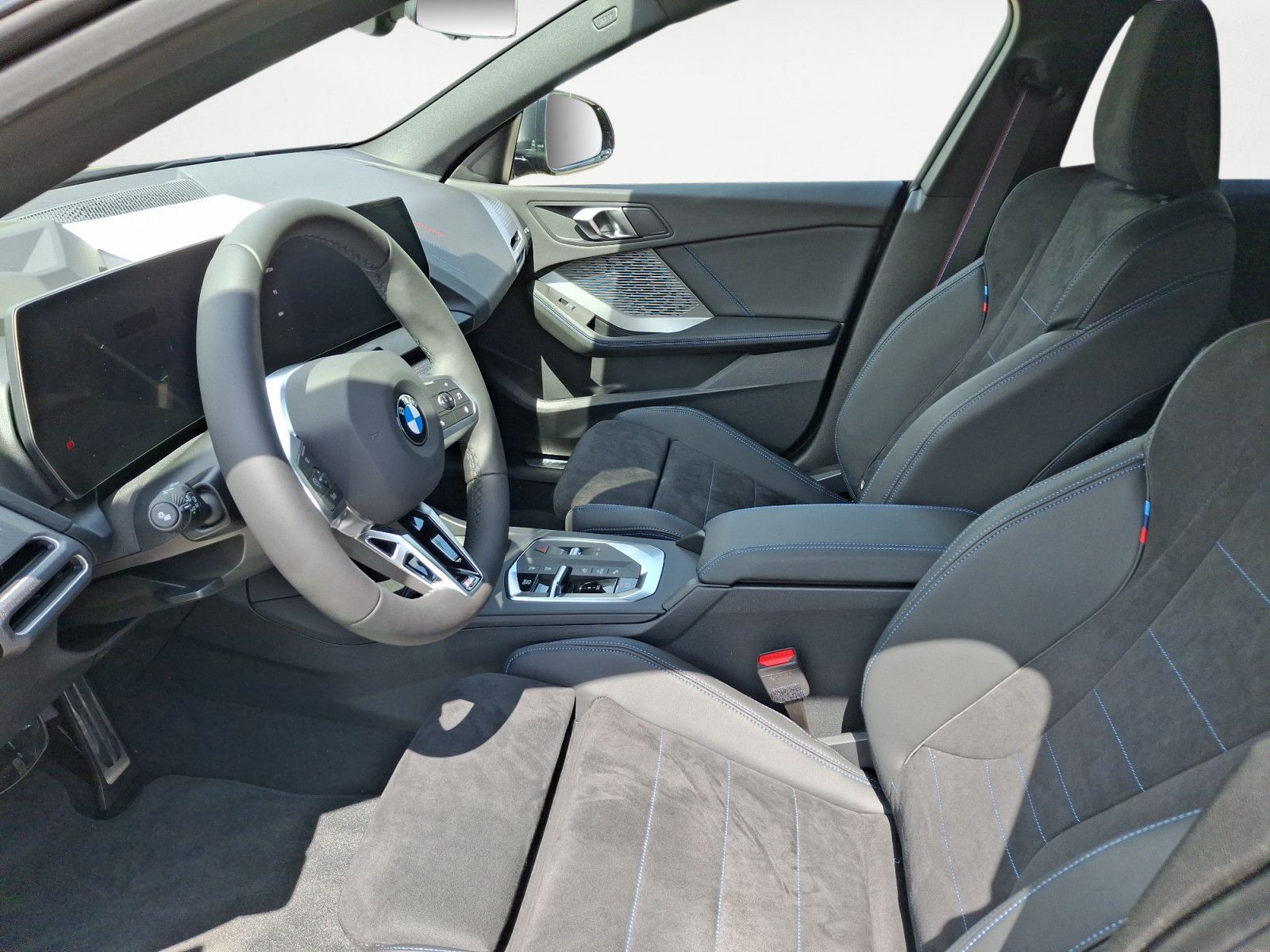 BMW 223 Gran Coupé - Bild 8