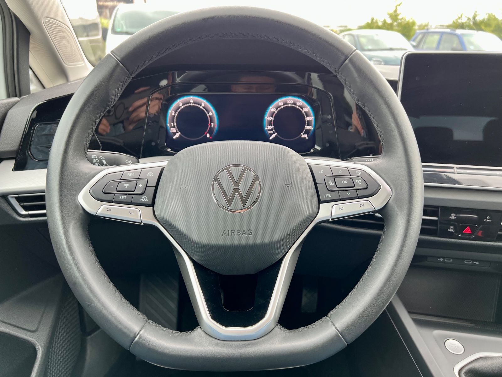 VW Golf VIII Variant Life AAC GZJR SHZ CARPLAY