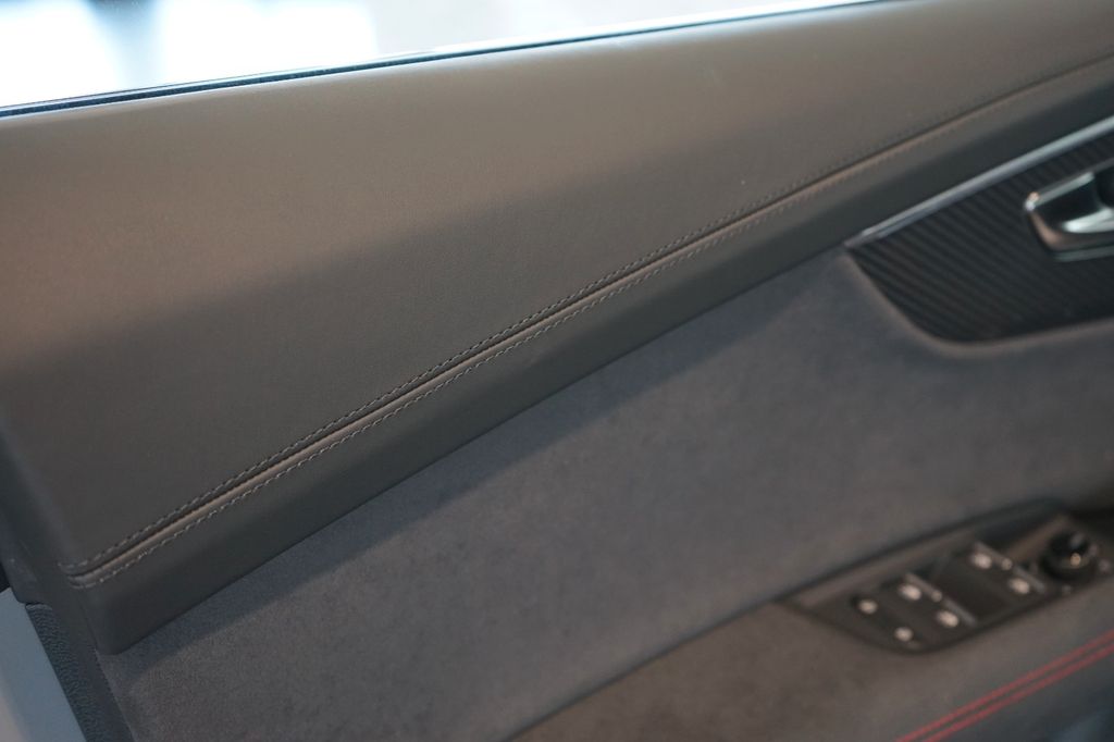 AUDI RSQ8 performance | B&O Advanced | Carbon | 305 AUDI RSQ8 performance | B&O Advanced | Carbon | 305