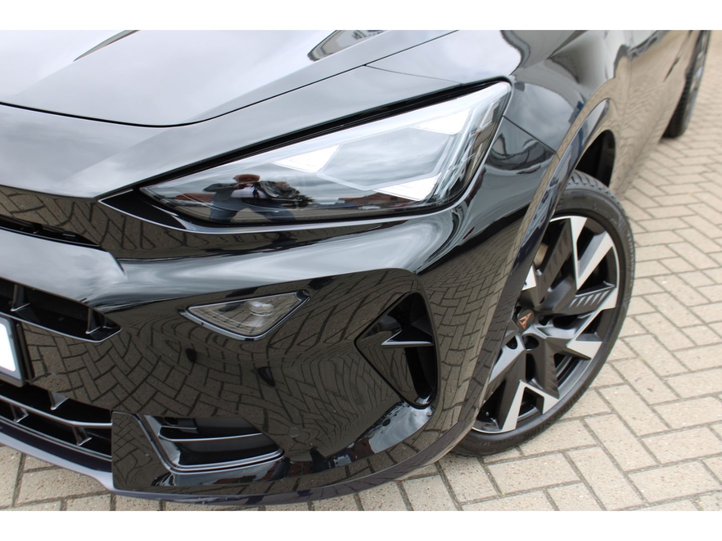 CUPRA Formentor VZ1.5 TSI e-Hybrid 200 kW Pano AHK RFK - Image 29