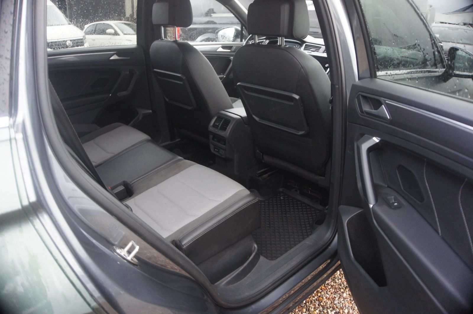 Fahrzeugabbildung Volkswagen Tiguan Allspace Highline 4Motion  AHK, Alu, Pano