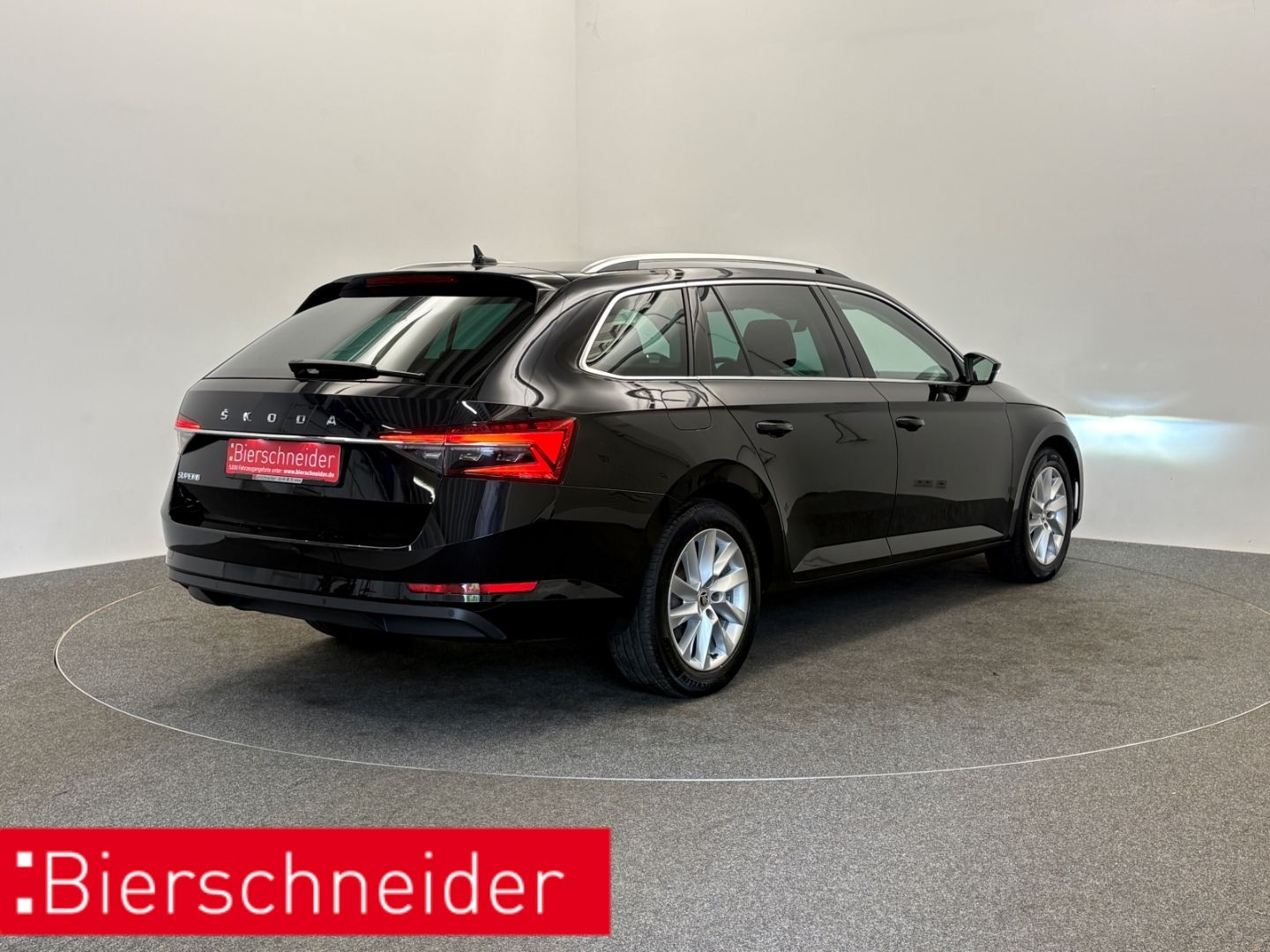 Skoda Superb Combi 2.0 TDI DSG Style MATRIX VIRTUAL AH foto 6