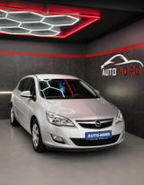 Opel Astra J Sports Tourer Design Edition *HU/AU NEU* - Opel Astra aus 2011 mit Diesel-Antrieb