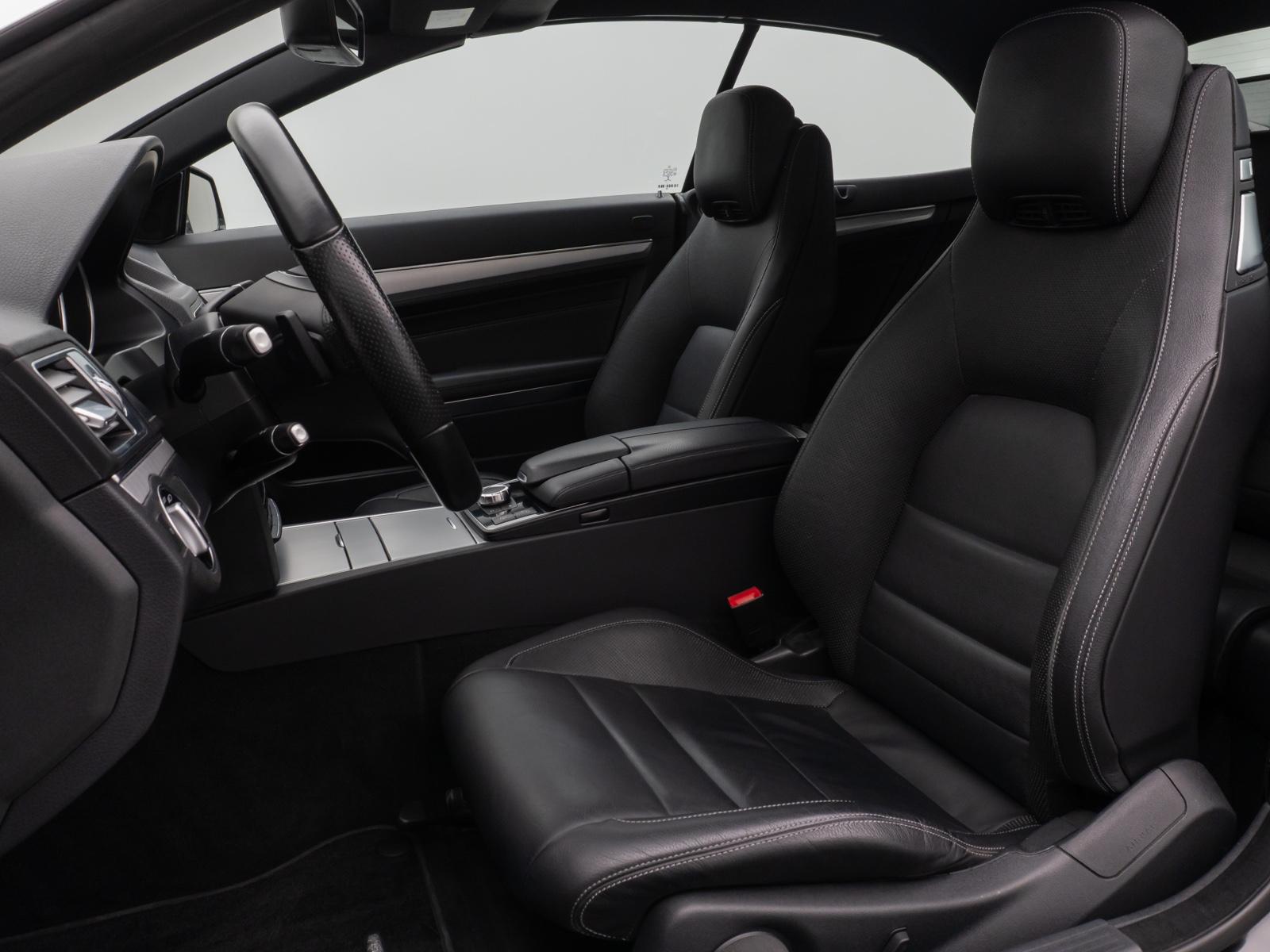 Mercedes-Benz E 200 Cabrio LED Sitzhzg Navi PDC Tempomat Leder