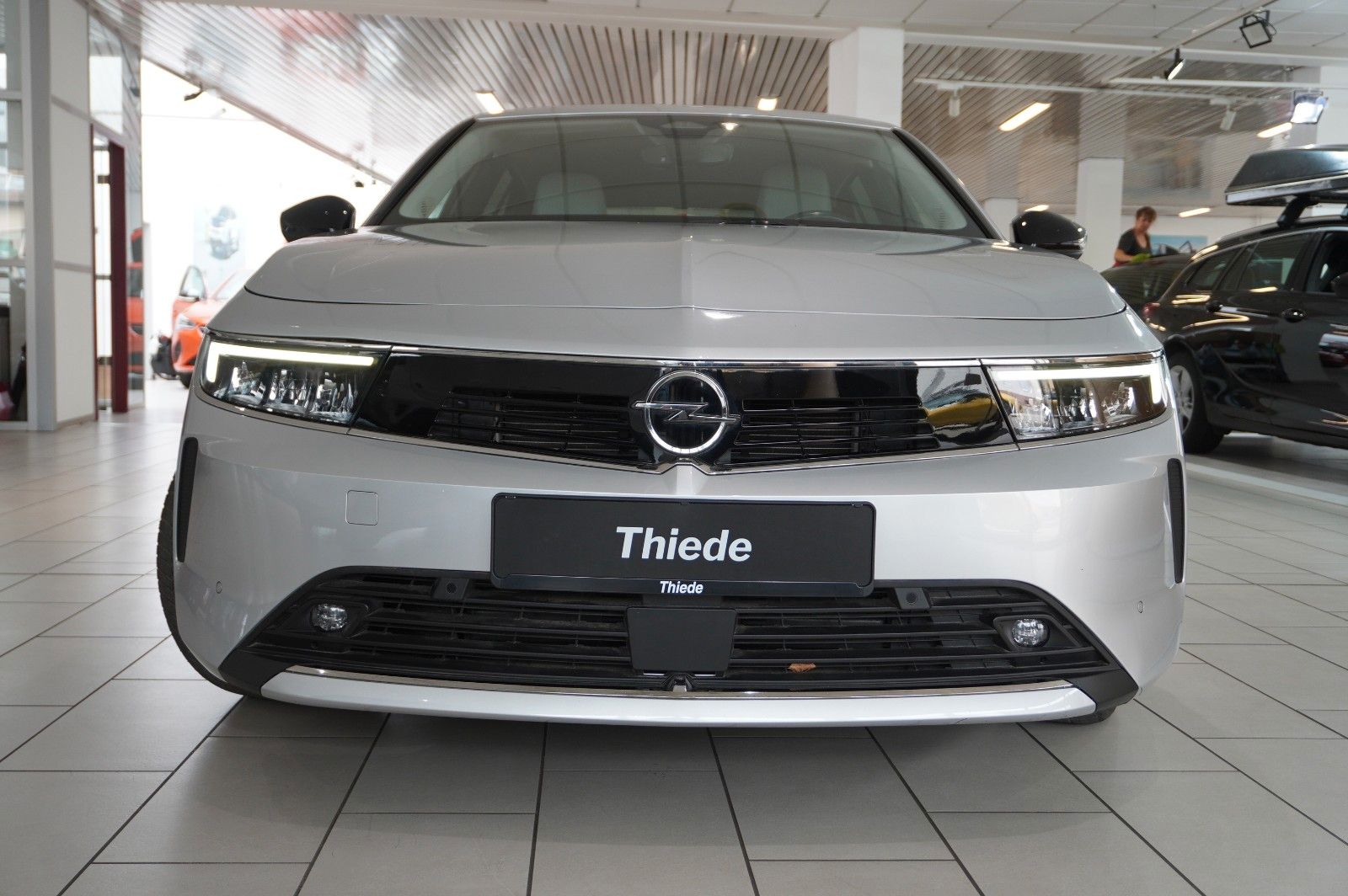 Fahrzeugabbildung Opel Astra L Lim. 1.6 HYBRID ELEGANCE NAVI/LED/KAMERA