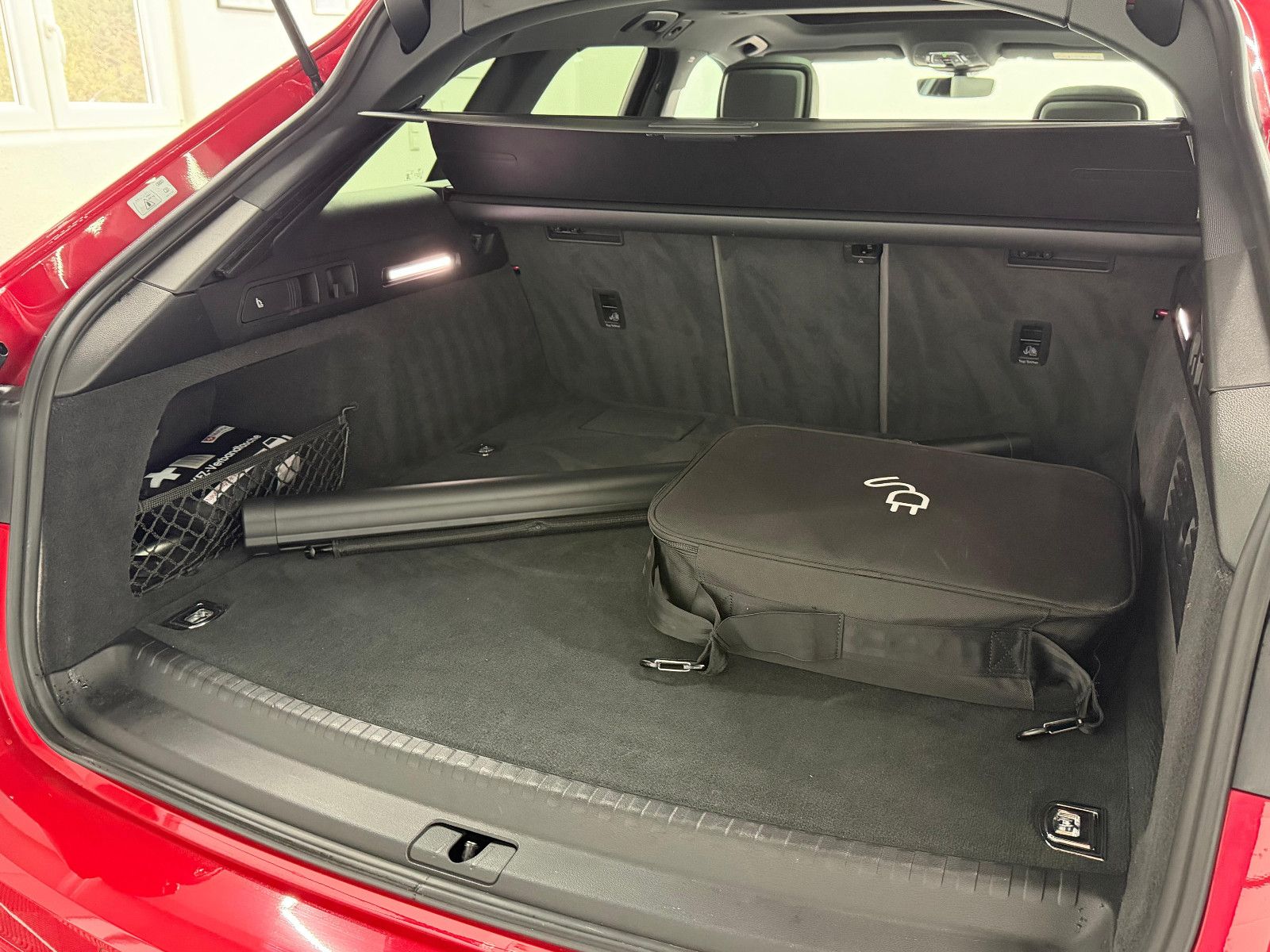 Fahrzeugabbildung Audi A6 55 TFSIe quattro S-LINE+/MATRIX HD/PANO/B&O