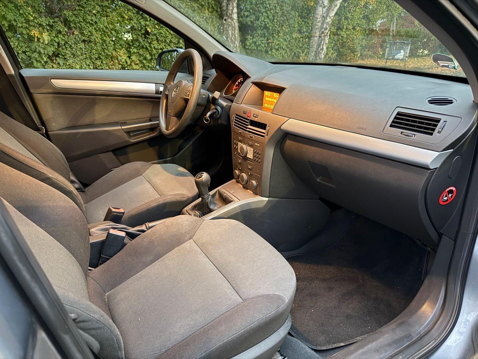 Opel Astra 2006 — photo 11