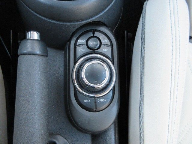 Fahrzeugabbildung MINI Mini Cooper Classic Trim LED/NAVI/SHZ/PANO/LEDER