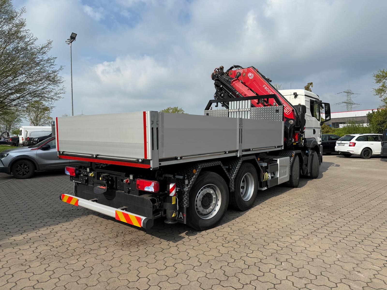 Fahrzeugabbildung MAN 35.520 8x4 Kran Fassi F800, OHNE ABSTÜTZÜBERWACH