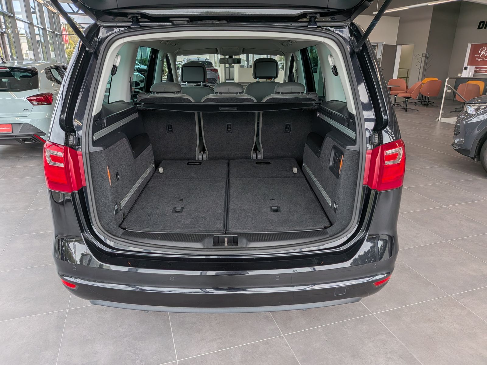 Fahrzeugabbildung SEAT Alhambra 2.0 TDI Style Bi-Xen 7-Sitz Cam Tempoma