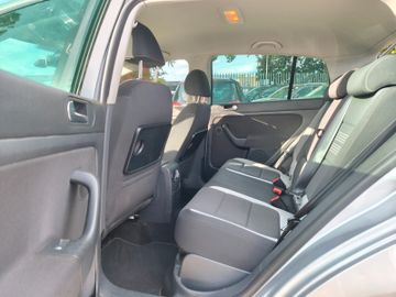 Volkswagen Golf - 11
