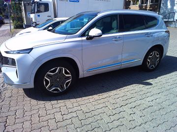 Hyundai Santa Fe Signature Plug-In Hybrid 4WD