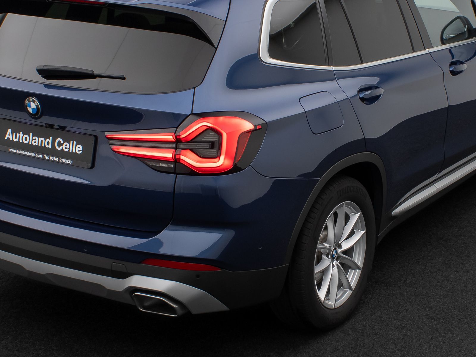 Fahrzeugabbildung BMW X3 xD20i Panorama Kamera HUD AHK Komfort Sport