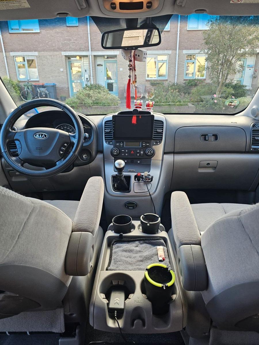 Kia Carnival 2009 — photo 7