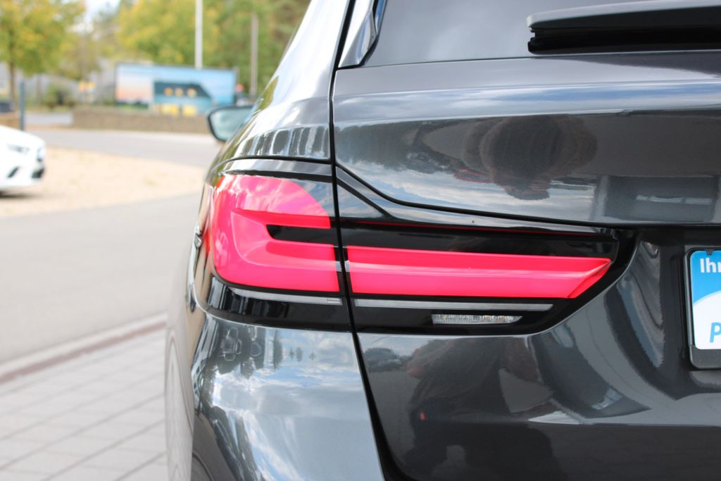BMW 520d xDrive Touring AUT LED AHK NAVI LEDER LIVE