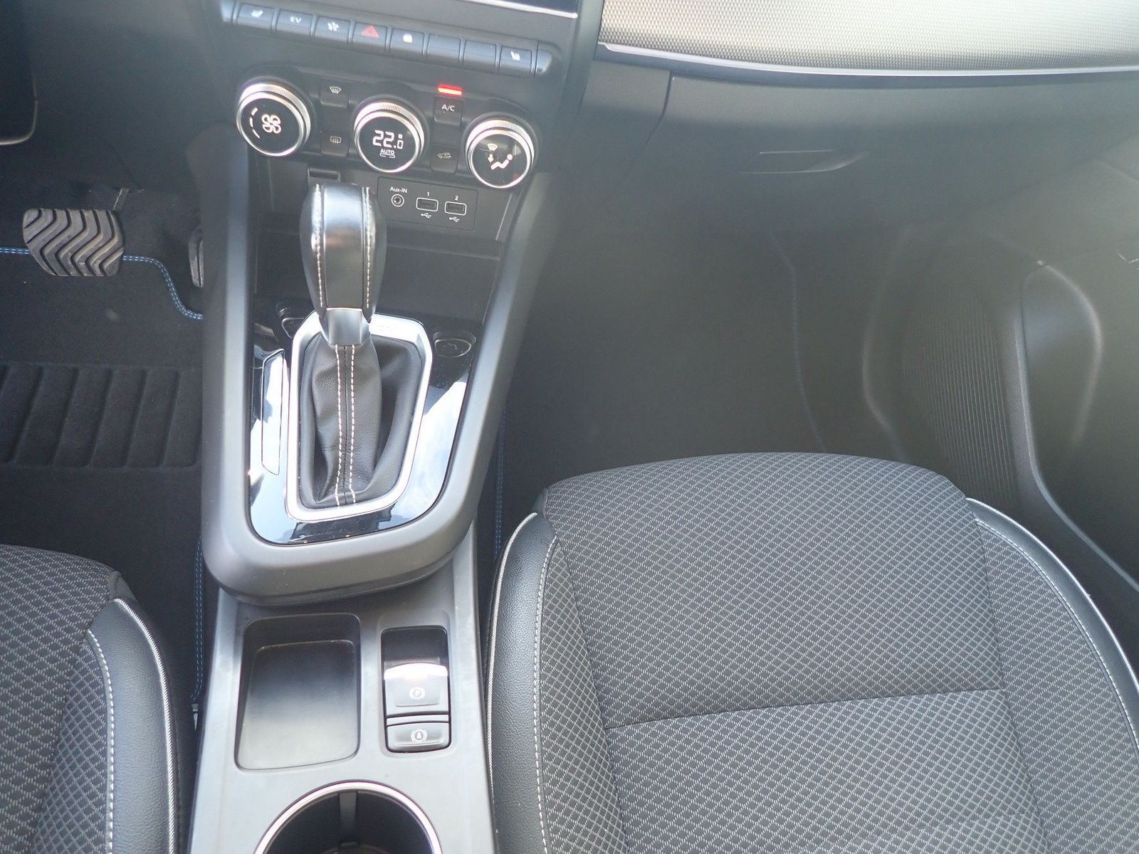 Fahrzeugabbildung Renault Arkana Intens E-TECH 145