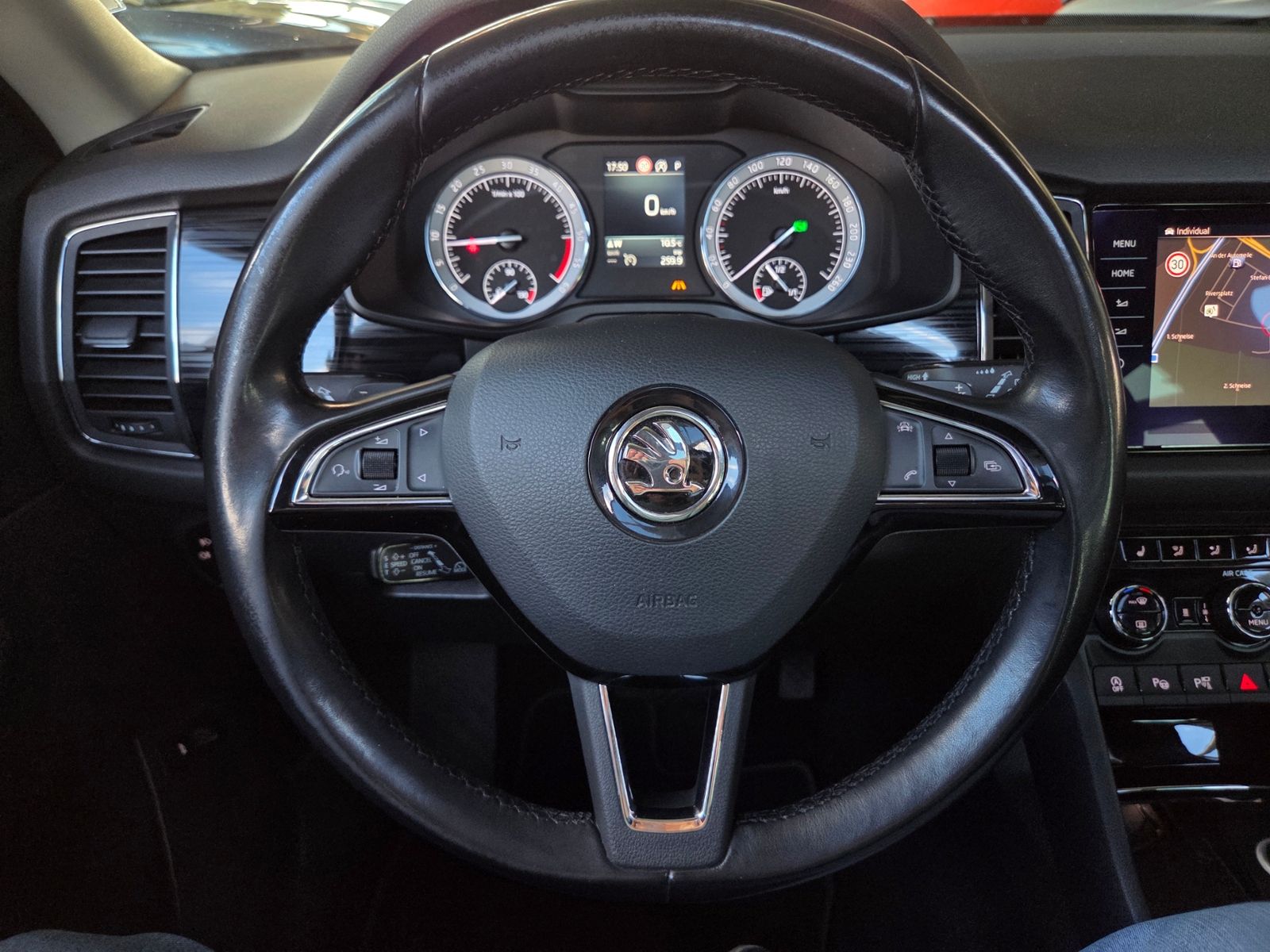 Fahrzeugabbildung SKODA Kodiaq Style 4x4 PANO MEMORY 360° STNDHZ