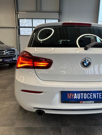 BMW 118 i Edition Sport Line Shad*LED*Navi*Leder*