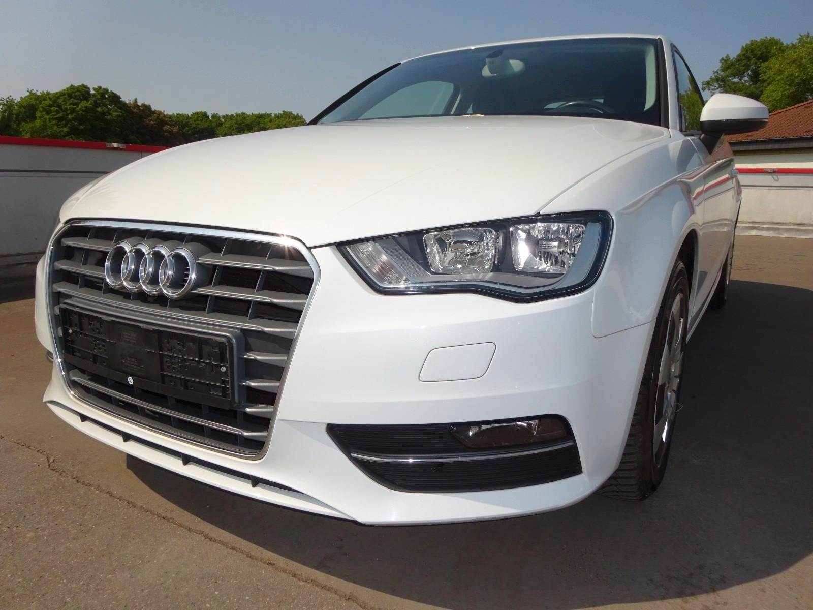 Audi A3 attraction°NAVI°Scheckheft°PDC°Start&Stop°