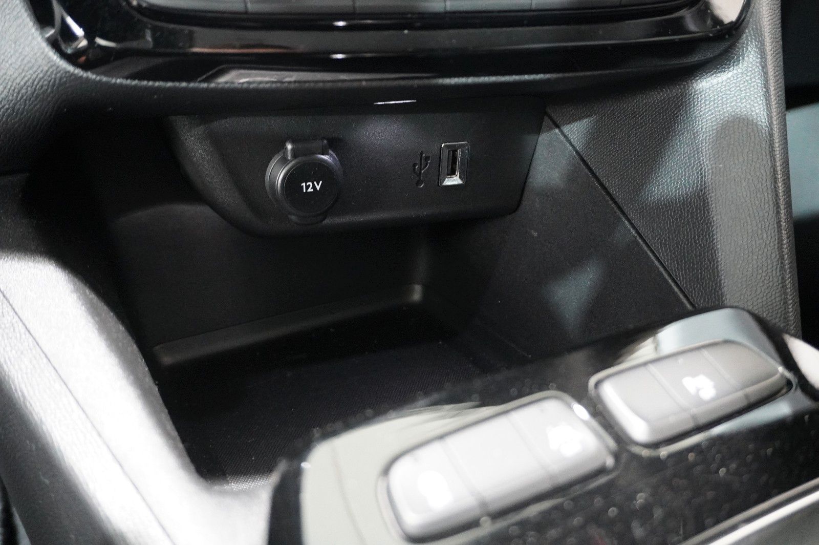 Fahrzeugabbildung Opel Mokka 1.2T ELEGANCE NAVI/LED/KAMERA/SPORT/DAB+