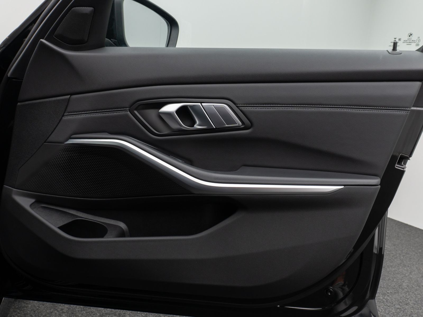 Fahrzeugabbildung BMW 320d Panorama HiFi PDC LED Geschwindigkeitsreg