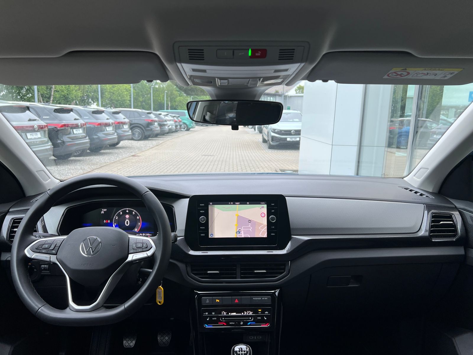 Fahrzeugabbildung Volkswagen T-Cross Life 1.0 l TSI *LED,ACC,Navi,Kamera,16''