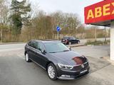 Volkswagen Passat Variant 2.0 TDI SCR Highline AHK NAVI LED - Volkswagen Passat: TDI Highline