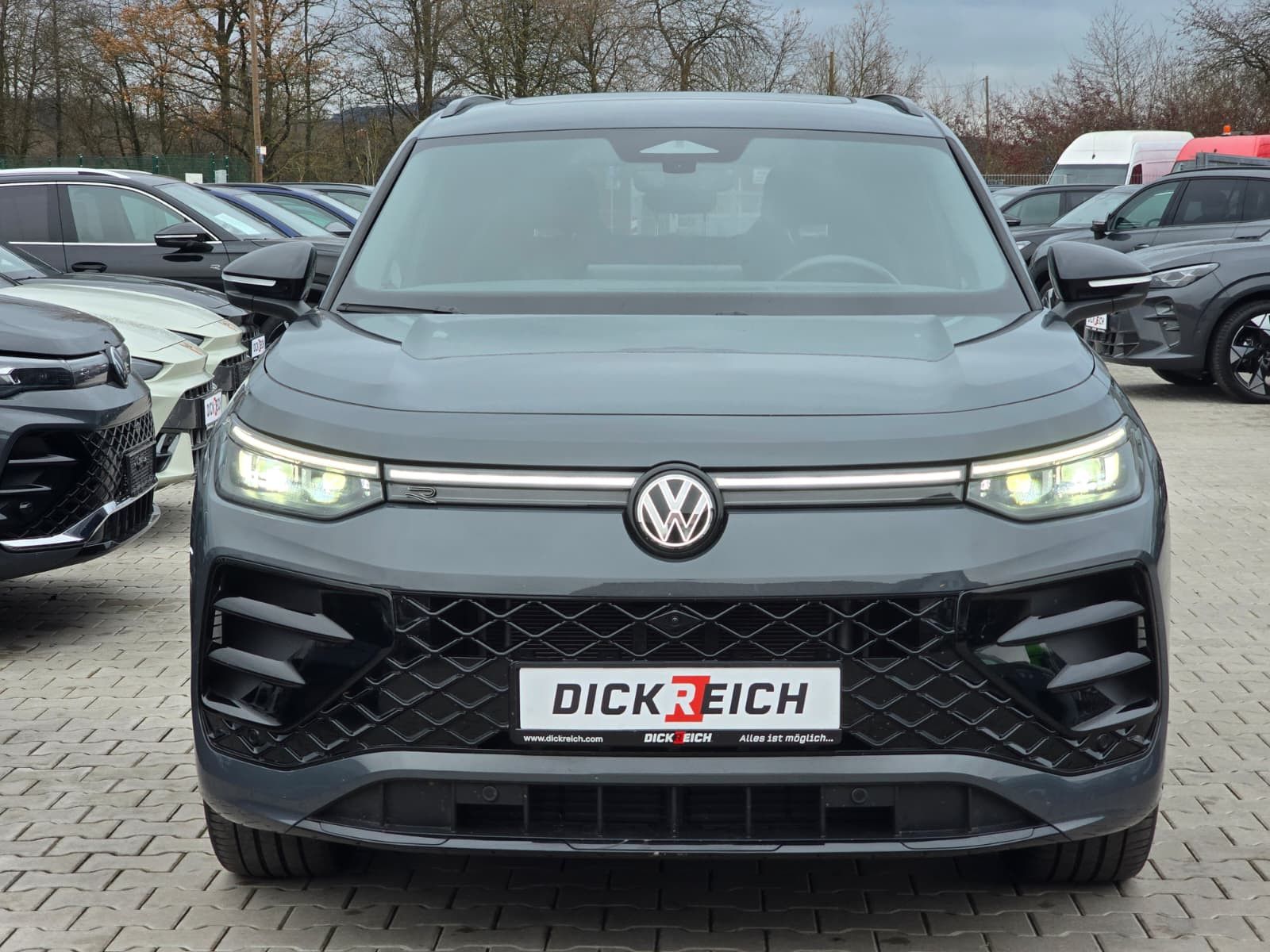 Fahrzeugabbildung Volkswagen Tayron 2.0 TDI 4M R-Line BLACK*7Si*MATRIX*PANO