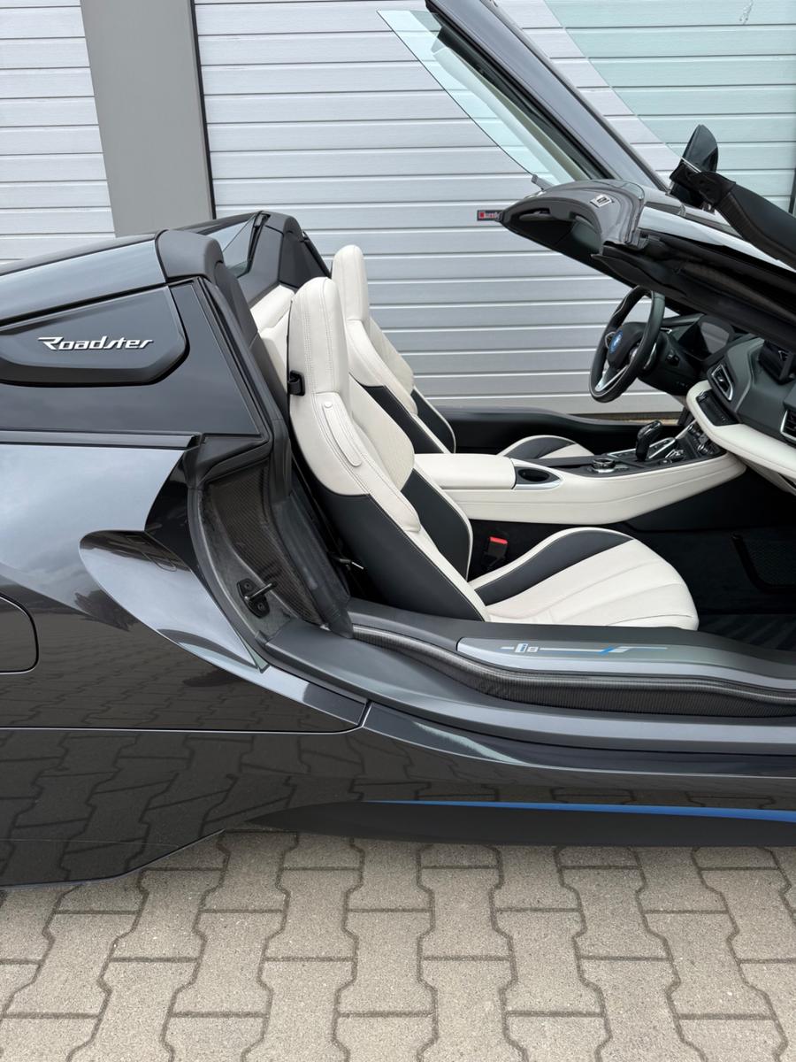 BMW i8 Roadster First Edition+limited+ONE / 200!!!