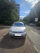 Ford Fiesta 1:3 51 kW Ghia Ghia - Ford Fiesta aus 2002: Ghia