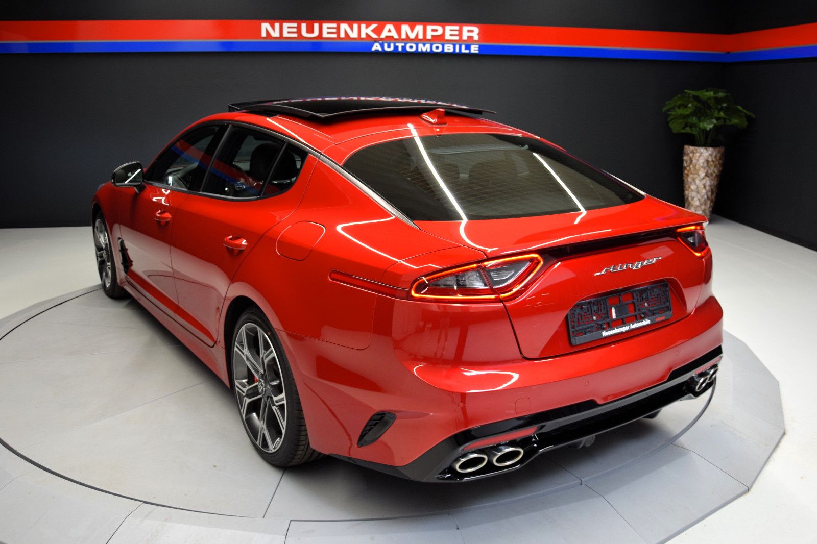 Fahrzeugabbildung Kia Stinger GT 4WD Pano Sitzbelü. Leder HuD h/k ACC