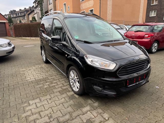 Ford Tourneo Courier Titanium 1.Hand