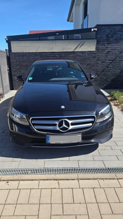 Image of Mercedes-Benz E 200