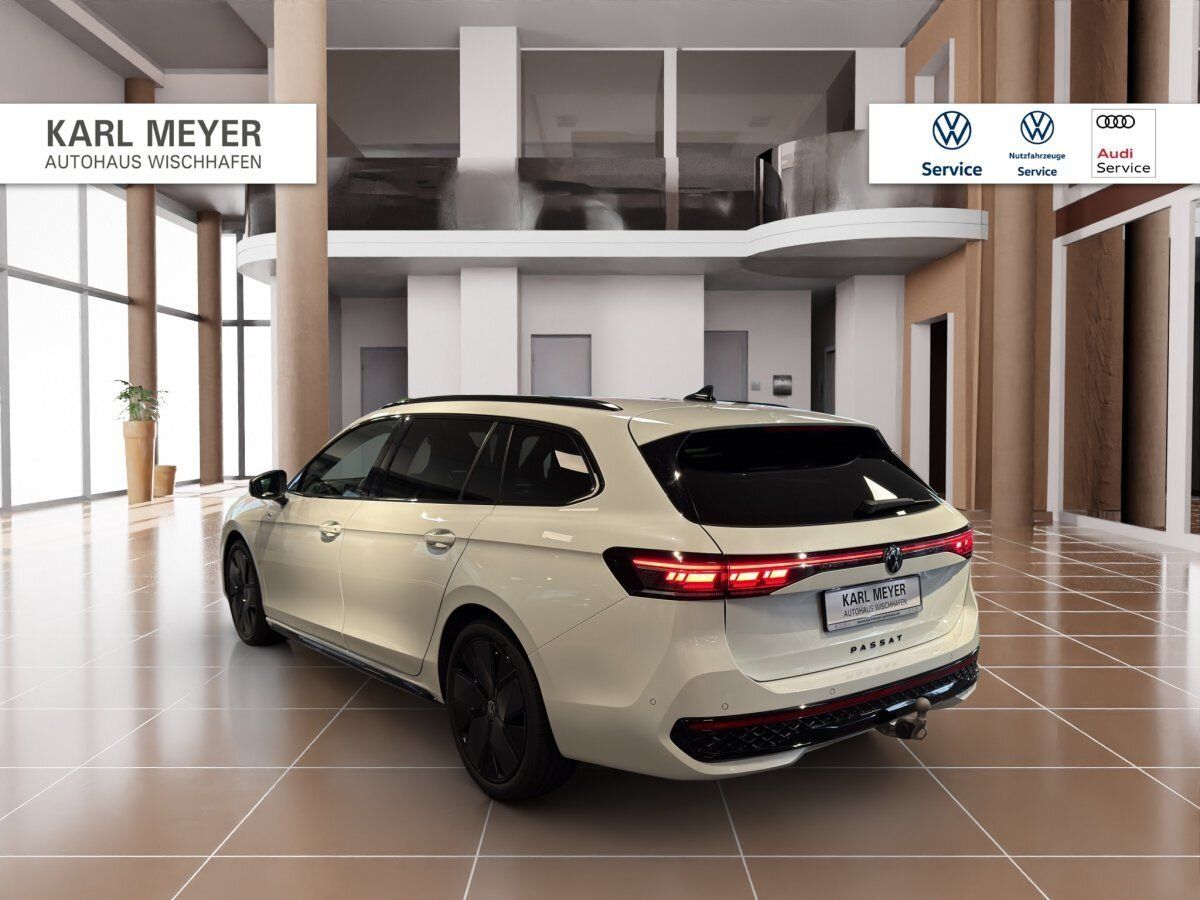 Fahrzeugabbildung Volkswagen Passat R-Line 2.0 TDI DSG AHK AreaView Pano