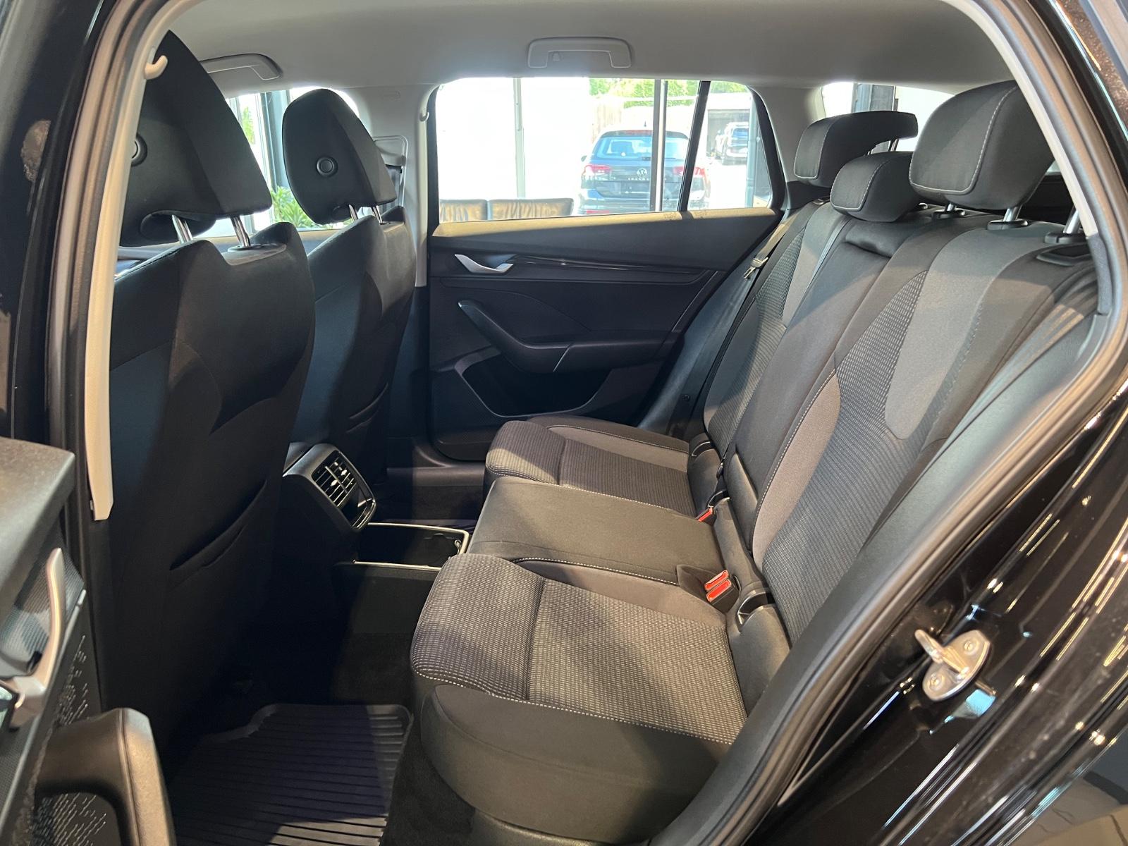 Skoda Octavia Combi 2.0 TDI, миниатюра 12