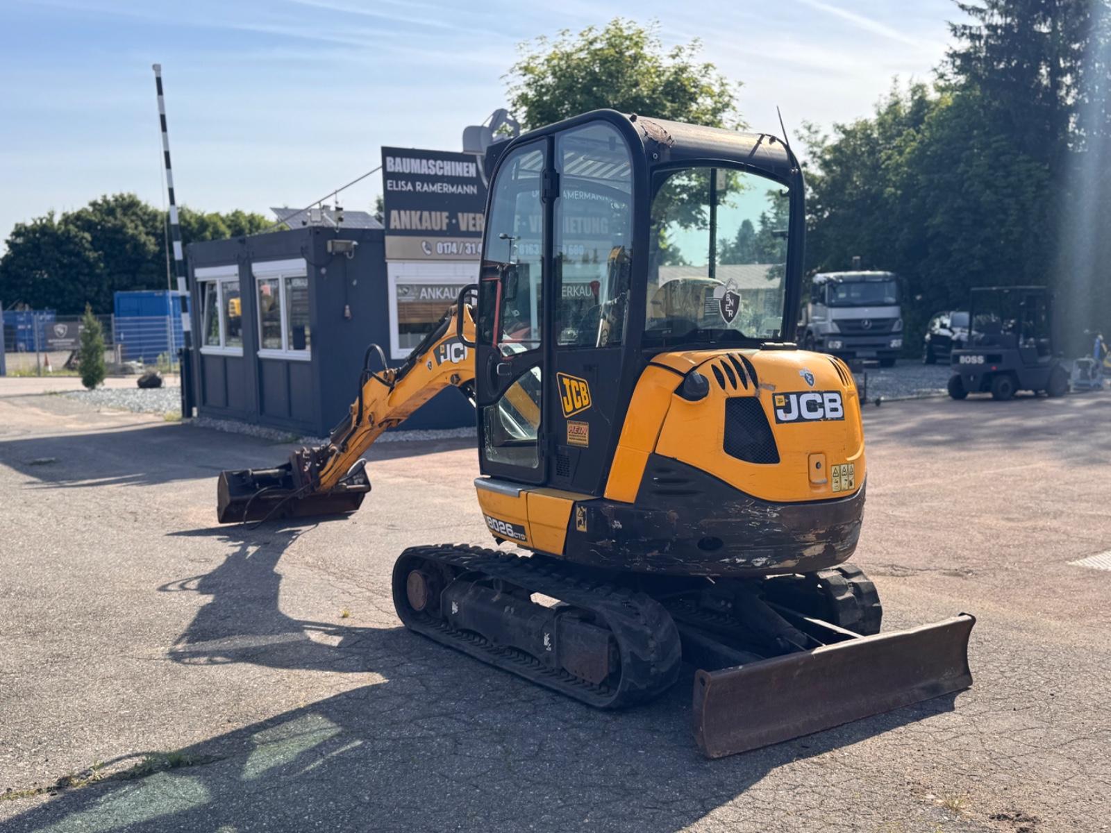 JCB 8026 , 2 Löffel MS 03