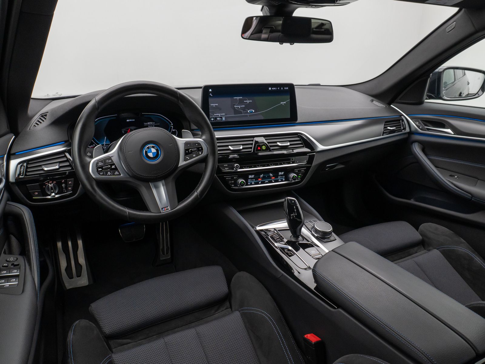 Fahrzeugabbildung BMW 520e M Sport Kamera Laser HUD DAB HiFi Komfort