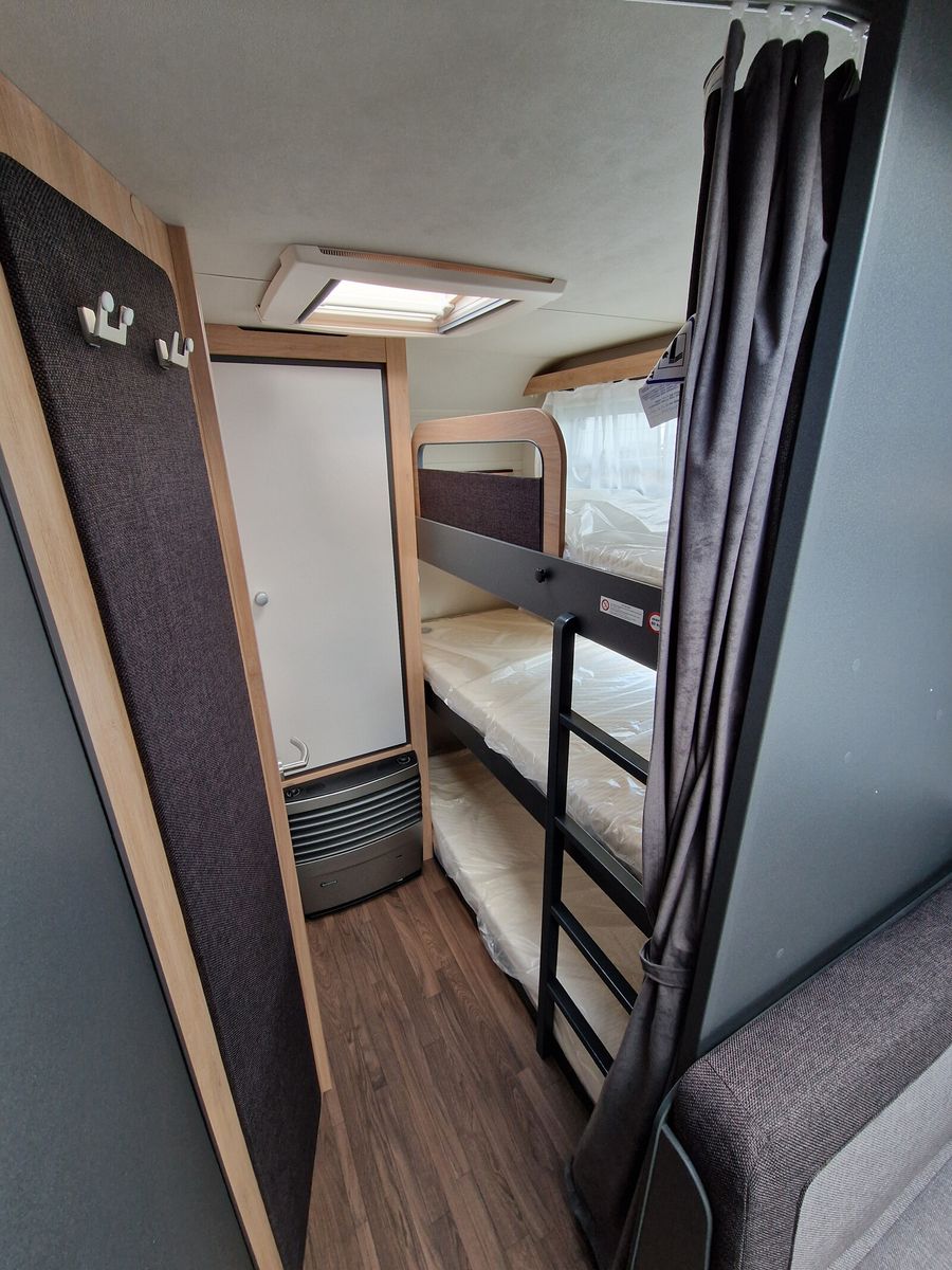 Fahrzeugabbildung Knaus Sport 500 KD 3-Etagenbett mit Garagenklappe