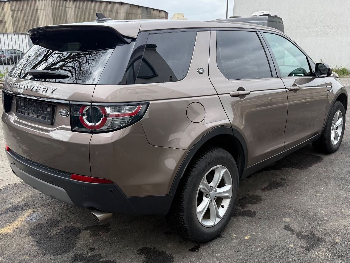 Fahrzeugabbildung Land Rover Discovery Sport SE AWD