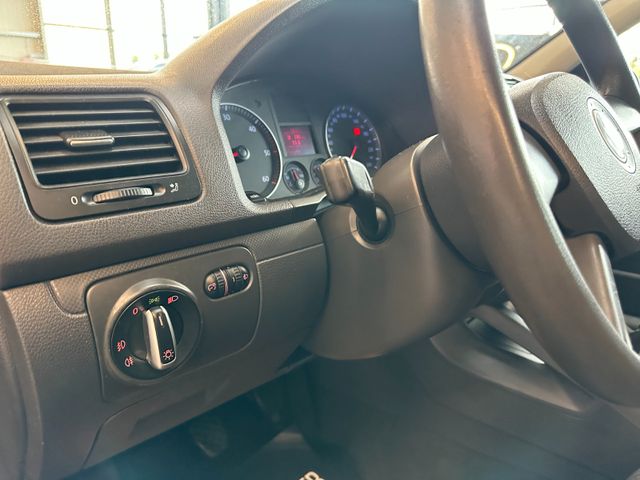 MYAUTOCENTER – Gebraucht- und Jahreswagen mit Werkstattservice in Pfaffenhofen Volkswagen Golf V Lim. Trendline *TÜV*Klima*